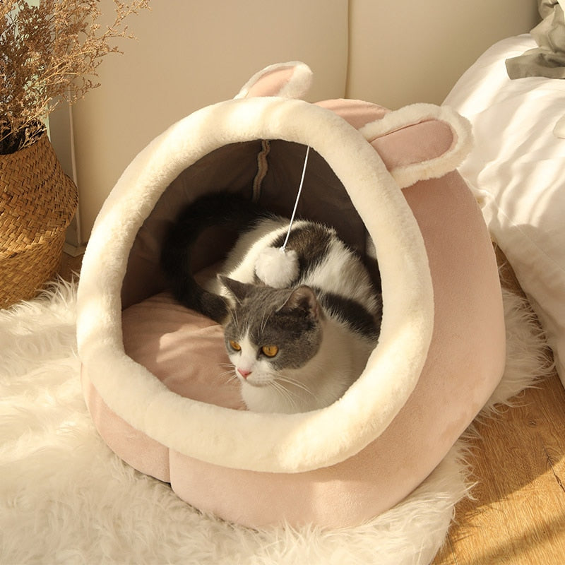 SnuggleNest - The Dreamy Hideaway for Purring Companions!