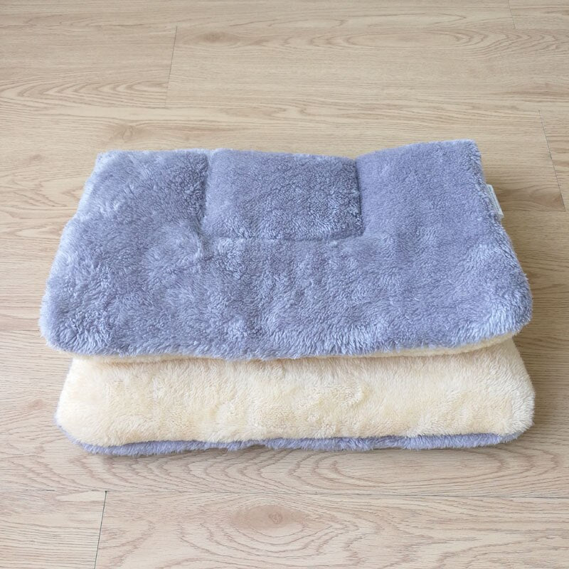 Cozy Canine Comfort: The Fleece Pet Mat Adventure!