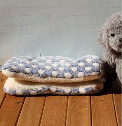 Cozy Canine Comfort: The Fleece Pet Mat Adventure!